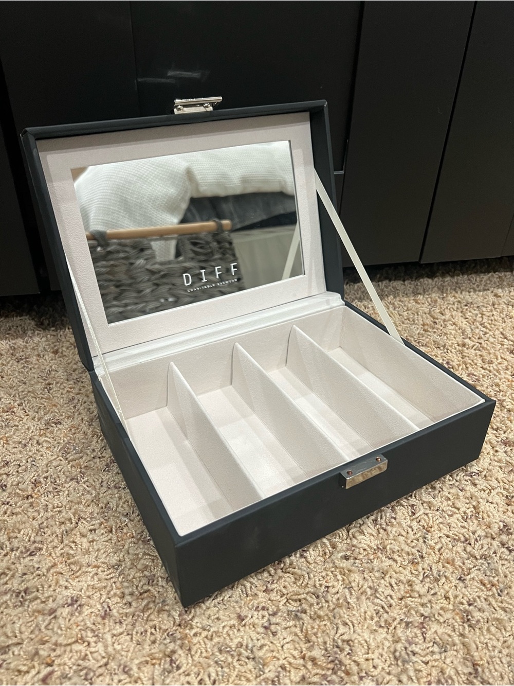 Diff Sunglasses Organizer Box with Cream Interior